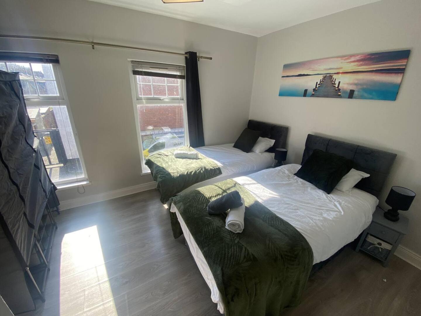 2Br Cozy Duplex Villa Belfast Buitenkant foto